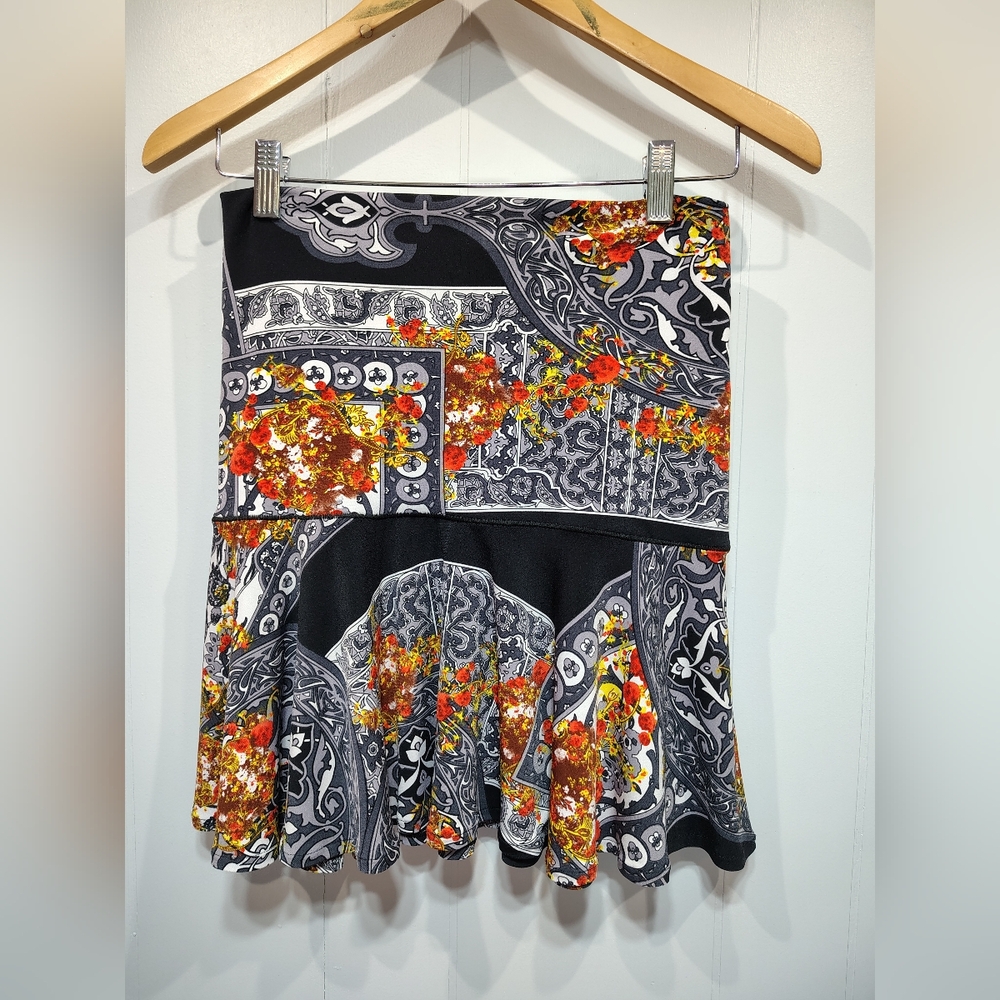 Evo Vorro Flirty Mini Skirt Paisley Print Size Small Made In USA